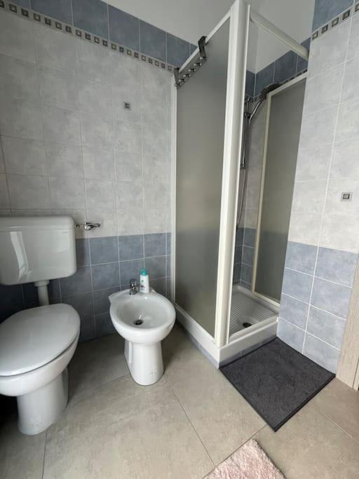 Apartamento La Casa Tra I Tigli Turín Exterior foto